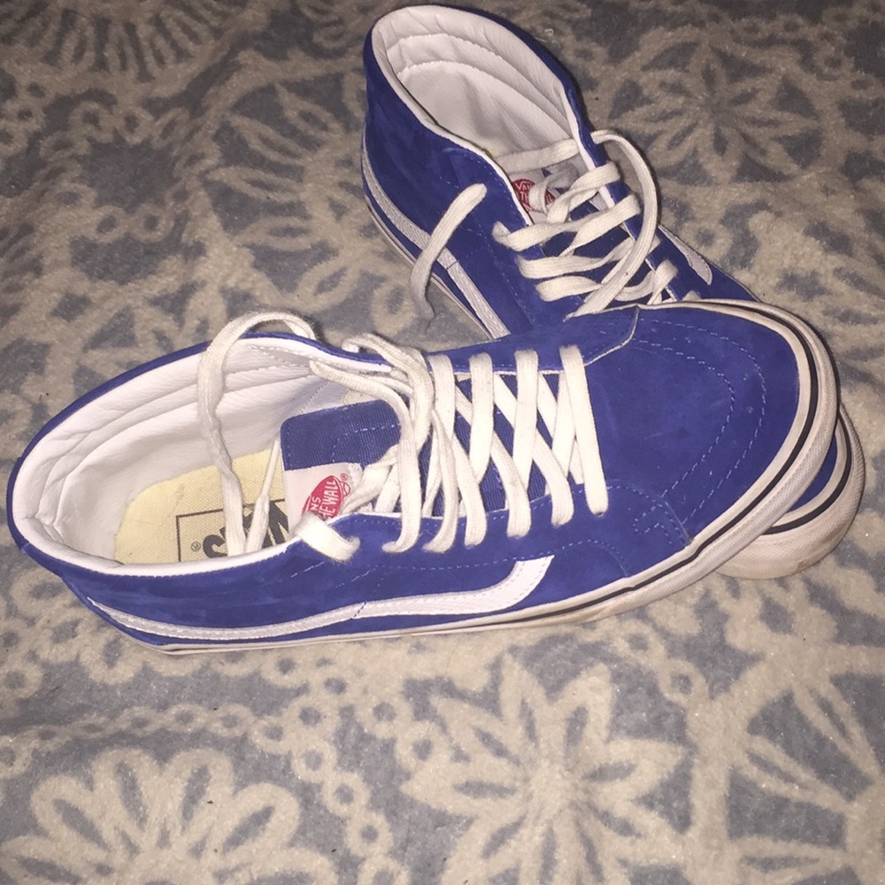 ROYAL BLUE FAUX SUEDE SK8-MID VANS